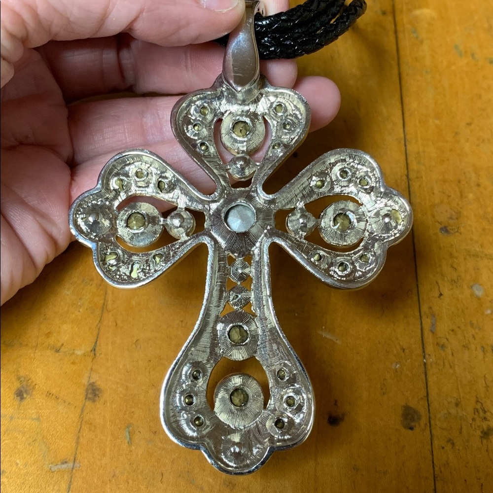 Large Elegant Bling Silver Cross Pendant w/Necklace 16+4 - Picture 3 of 7